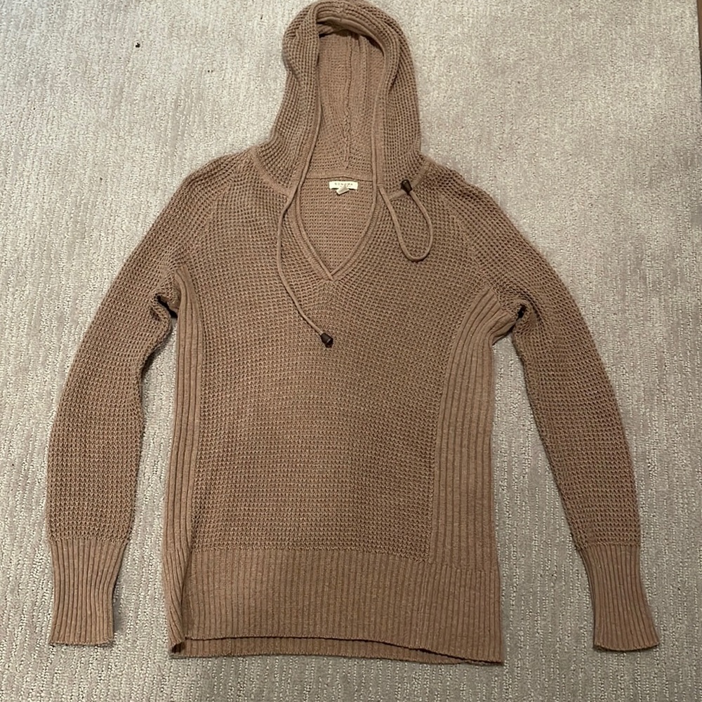Light brown Sonoma sweatshirt top.
